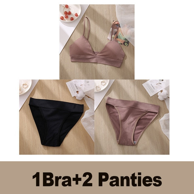 Underwear Set (1 Bra and 2 Panties)