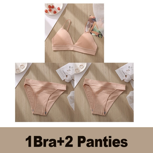 Underwear Set (1 Bra and 2 Panties)