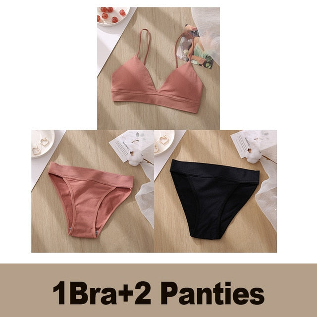 Underwear Set (1 Bra and 2 Panties)
