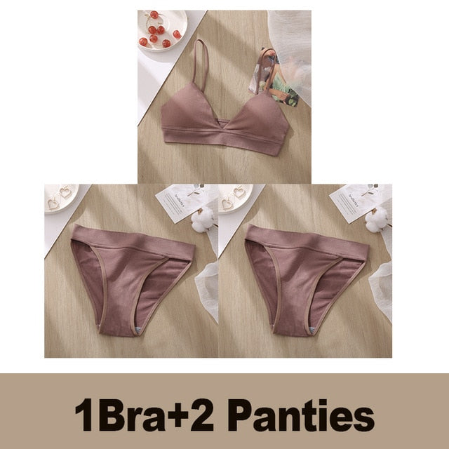 Underwear Set (1 Bra and 2 Panties)